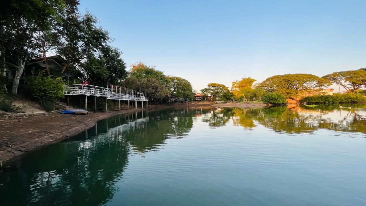 Moon River Resort Phimai Bagian luar foto