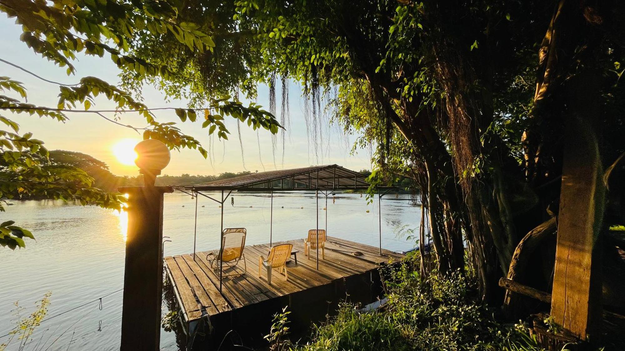 Moon River Resort Phimai Bagian luar foto