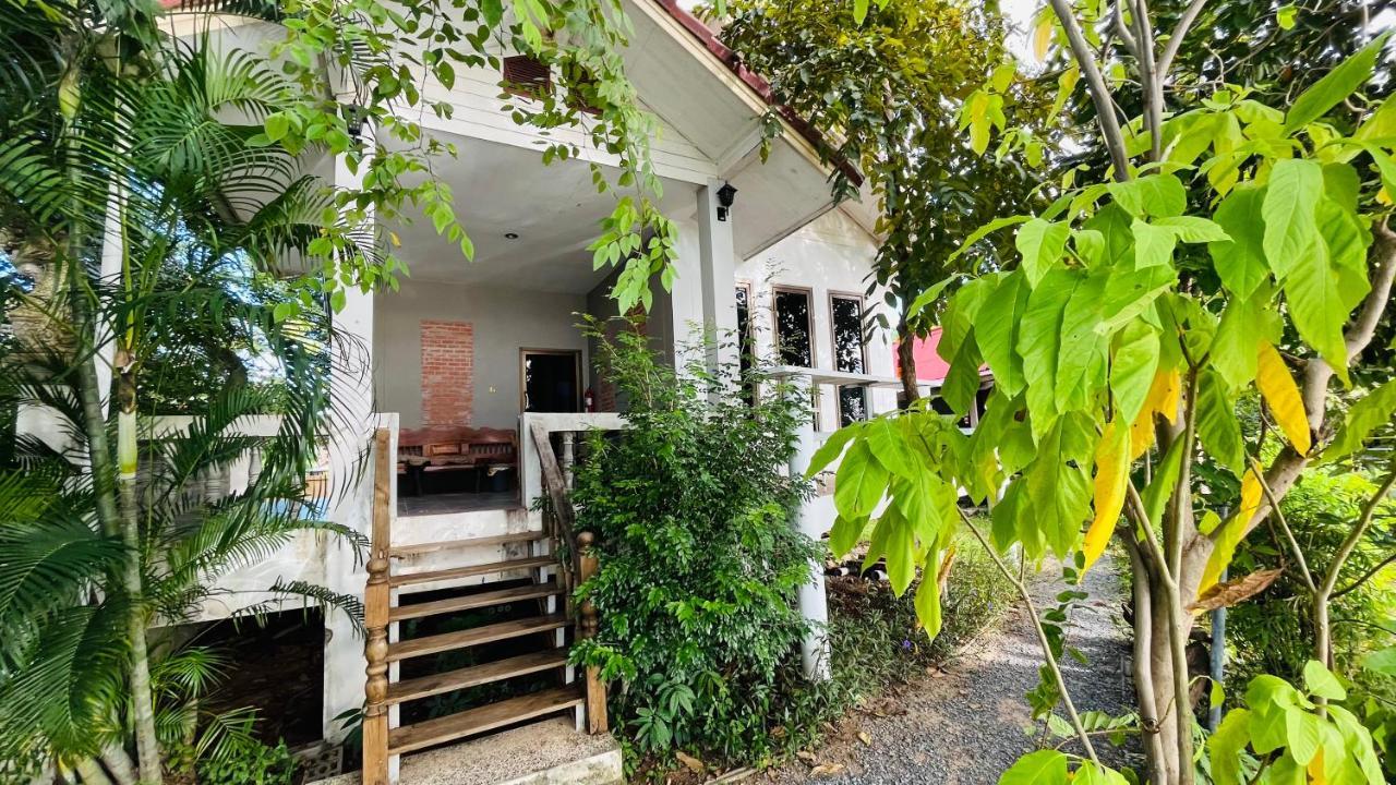 Moon River Resort Phimai Bagian luar foto