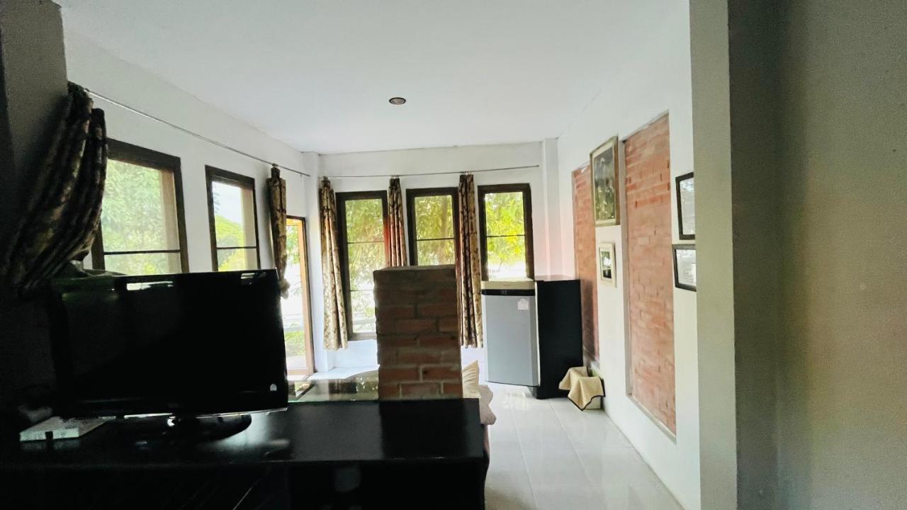 Moon River Resort Phimai Bagian luar foto
