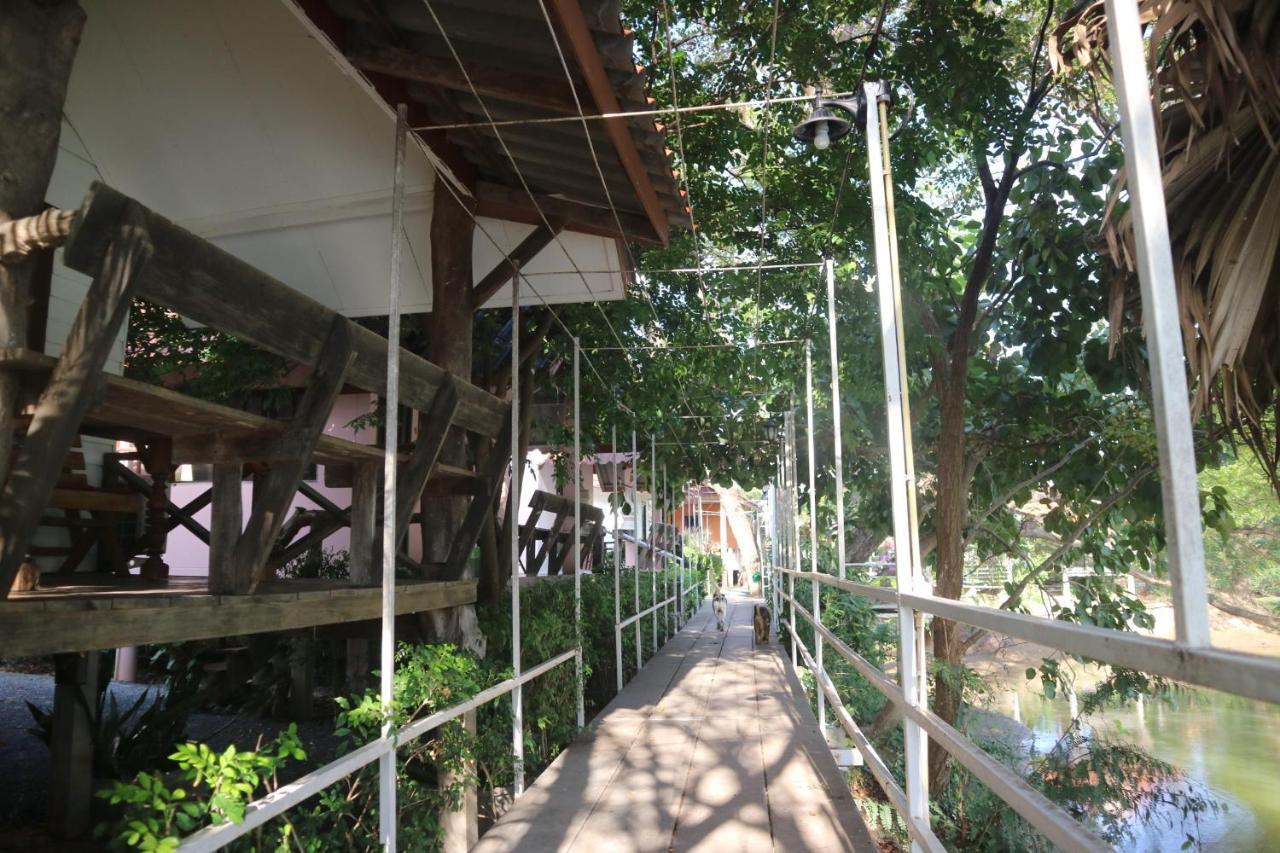 Moon River Resort Phimai Bagian luar foto
